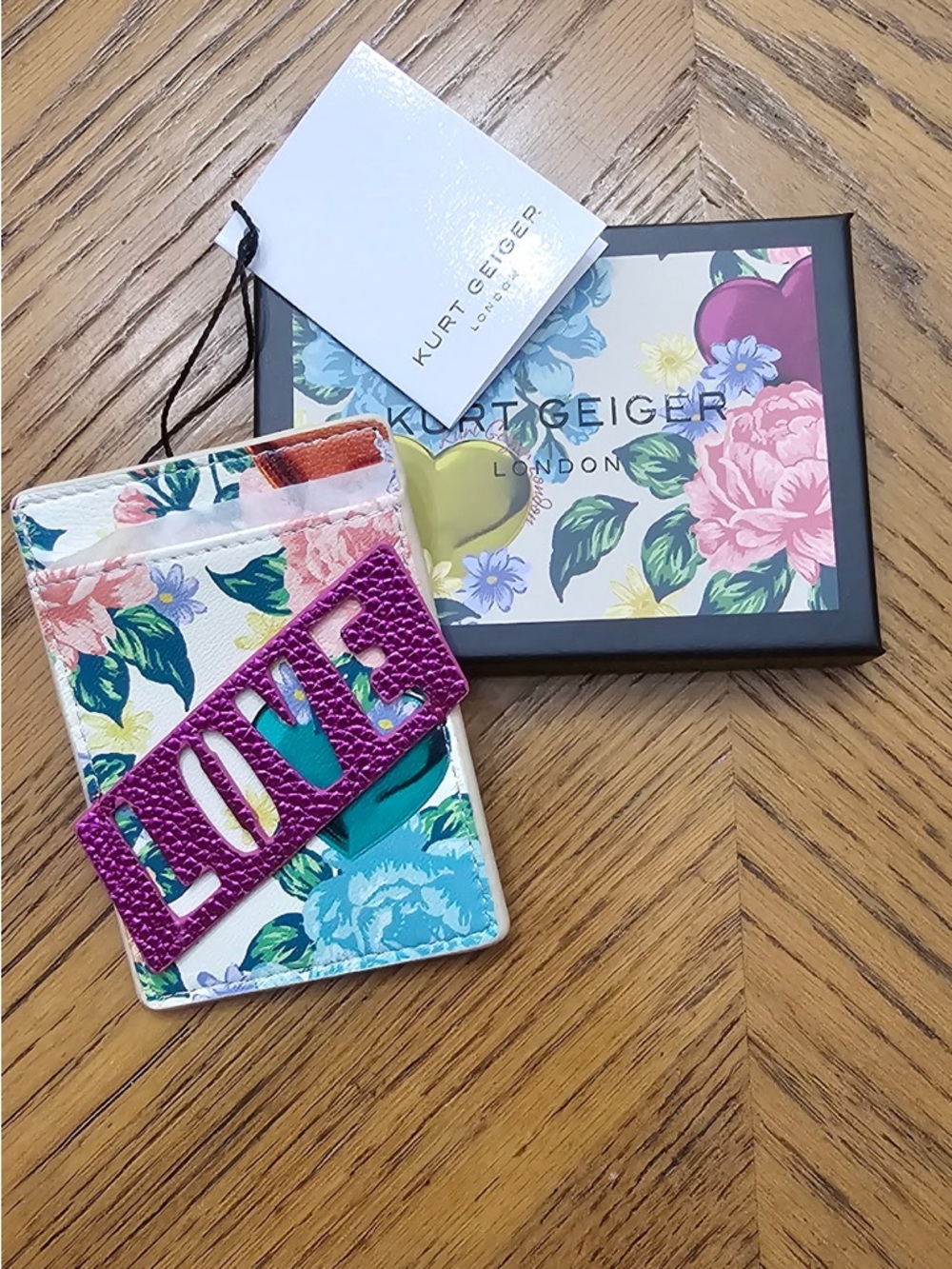 Kurt Geiger Floral Card Holder with Pink Metallic LOVE Accent - Picture 6 of 8